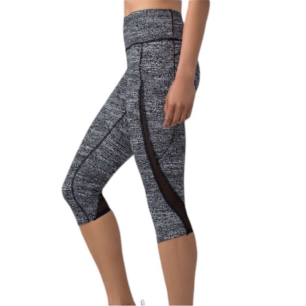 Lululemon Pace Perfect Crop (17") Air Time White Black/Black Size 4 - Picture 7 of 8